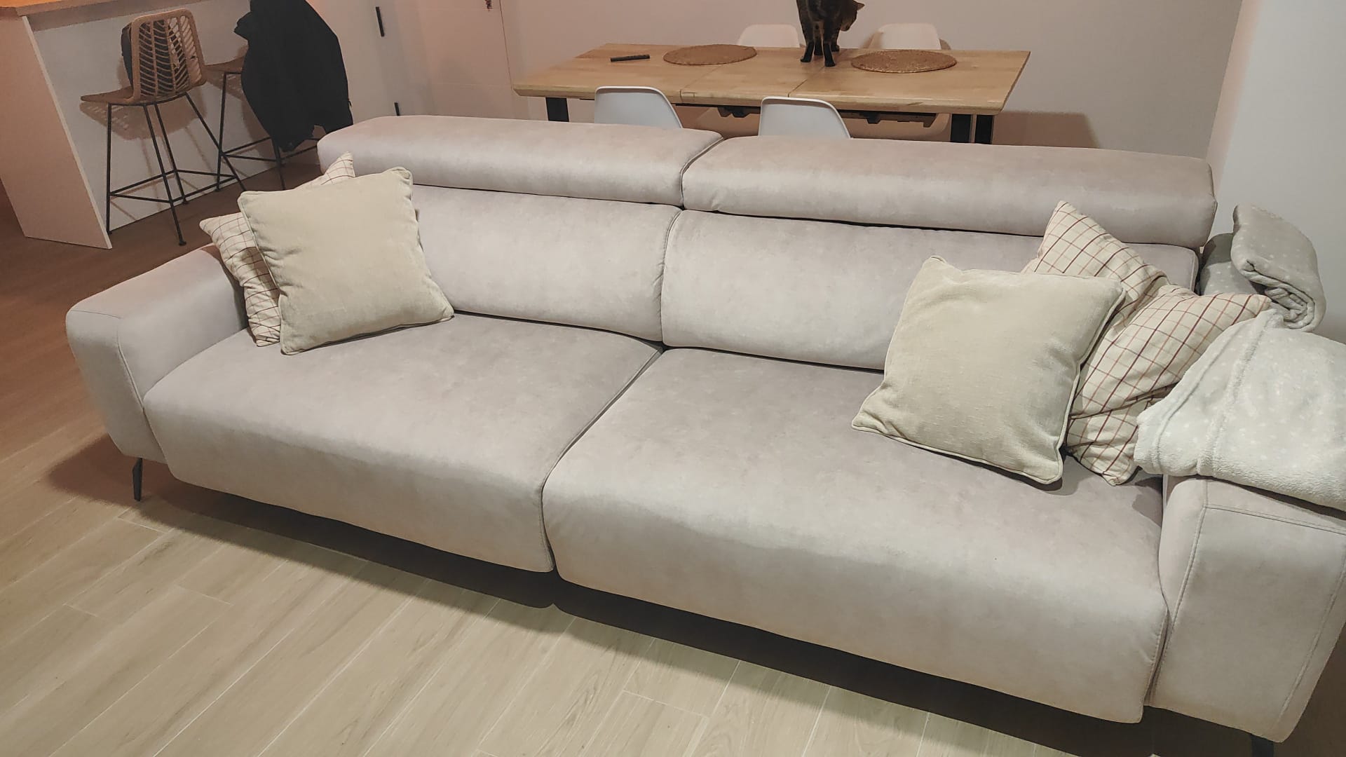 Sofá deslizante útil como cama – Daniel’s