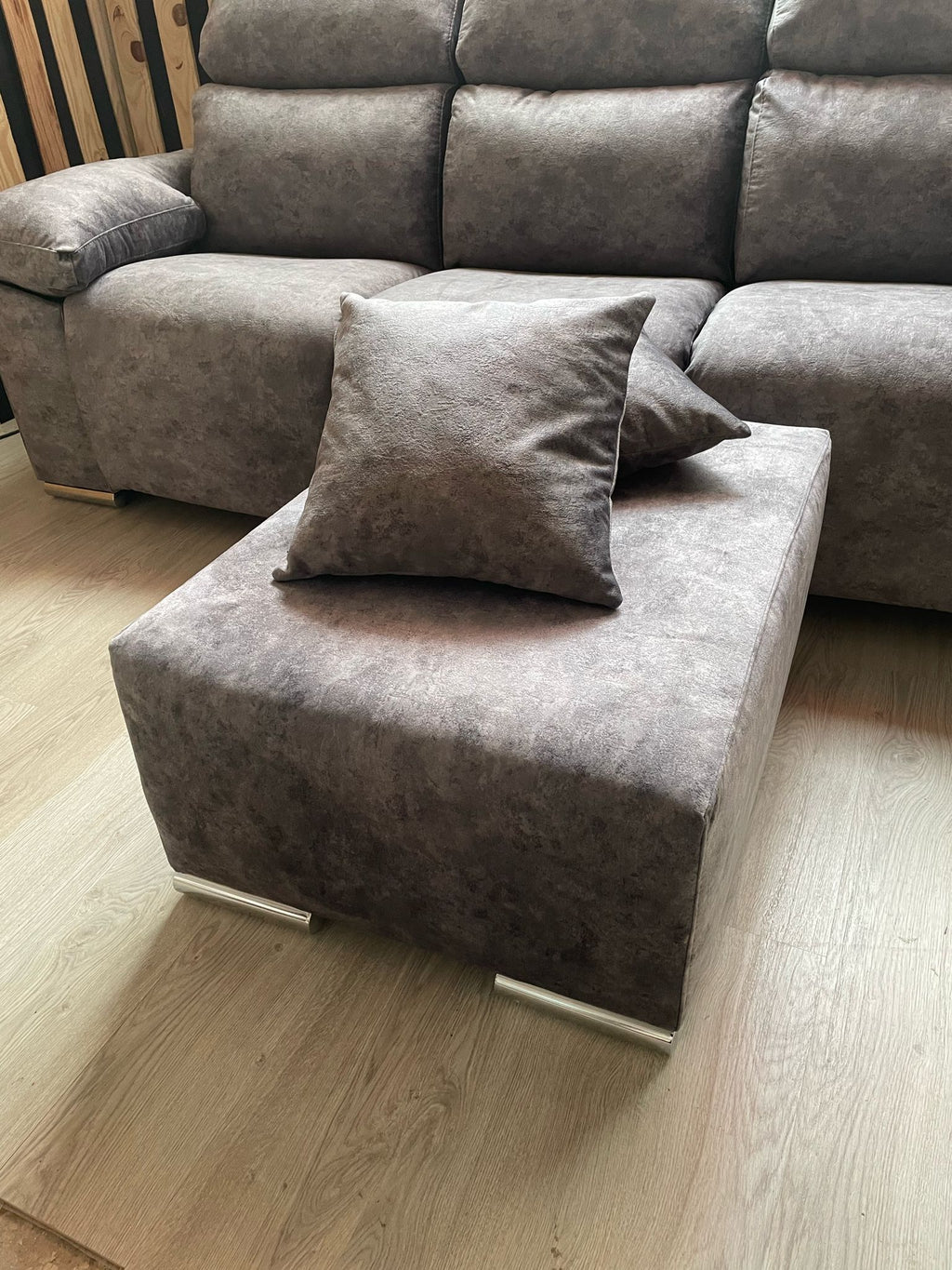 Puff tapizado – Compact