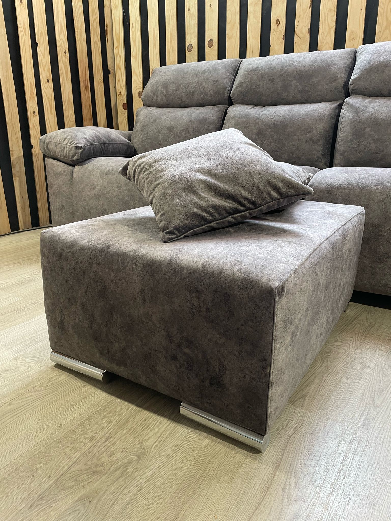 Puff tapizado – Compact