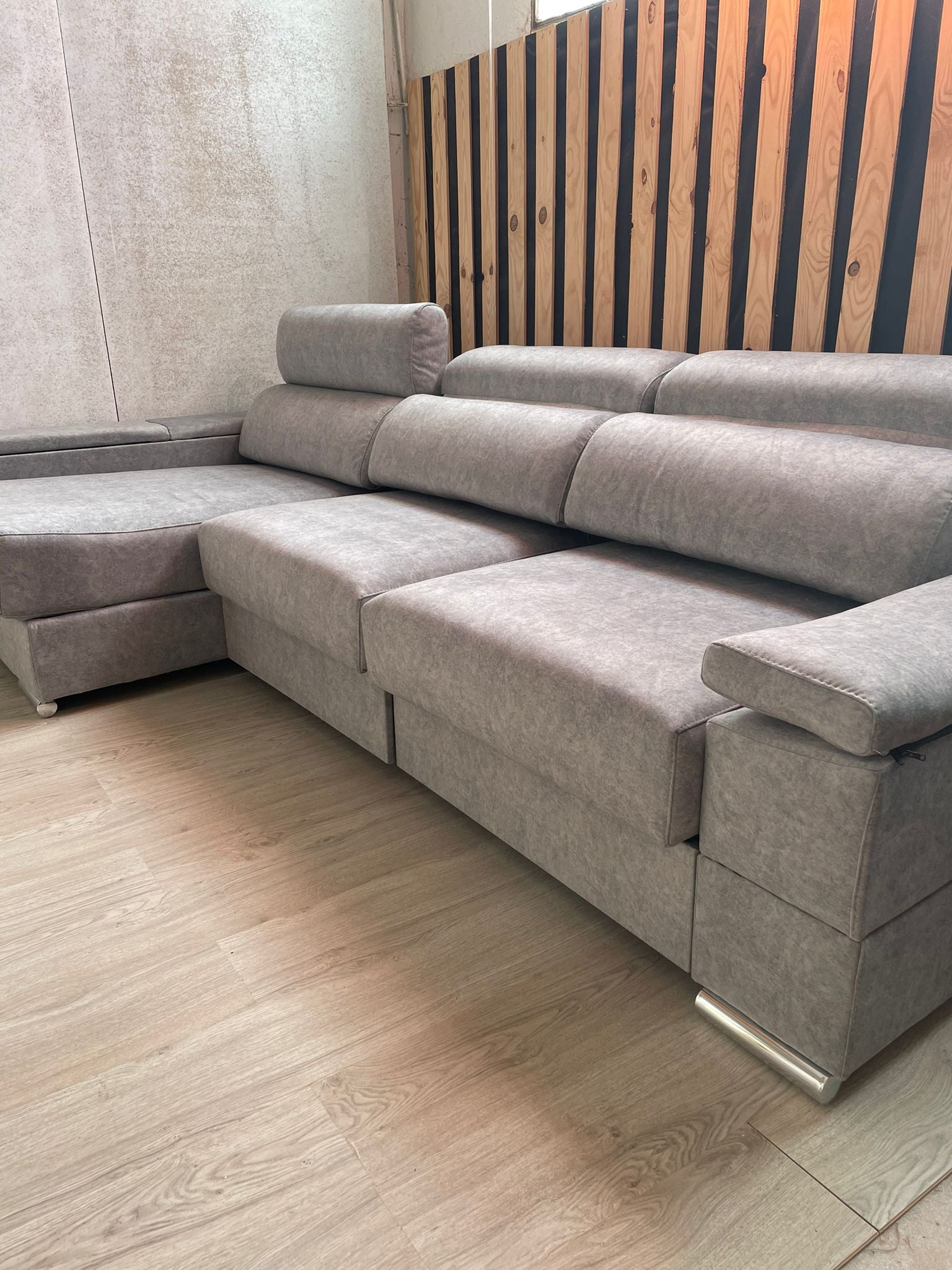 Sofá chaise longue deslizante útil como cama – Gala