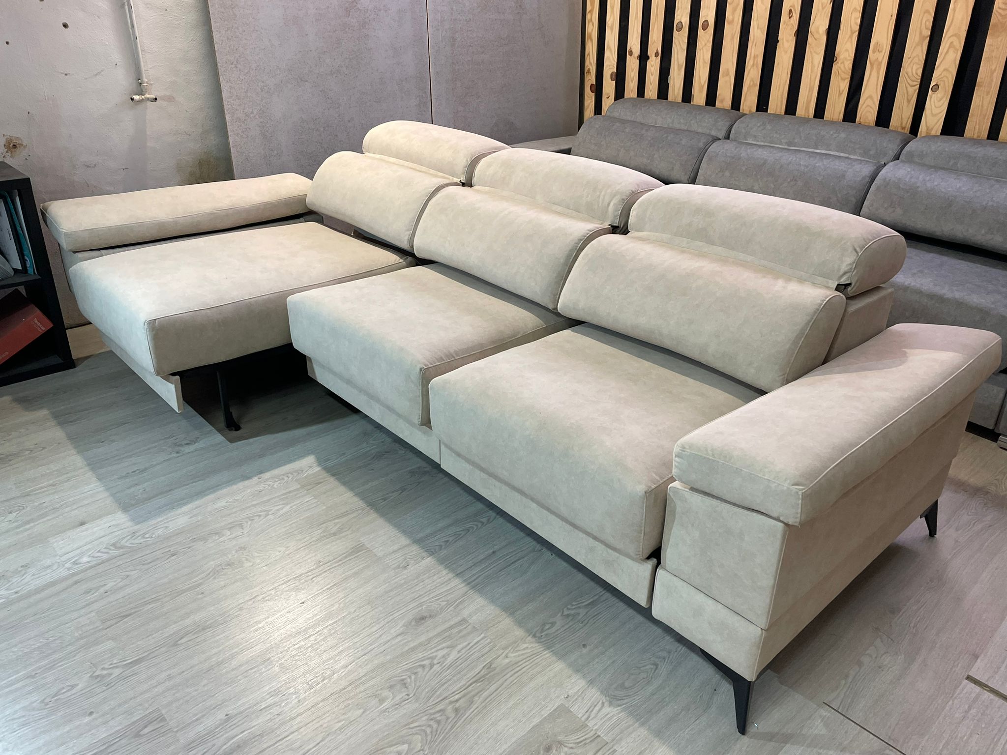 Sofá chaise longue deslizante útil como cama – Barny