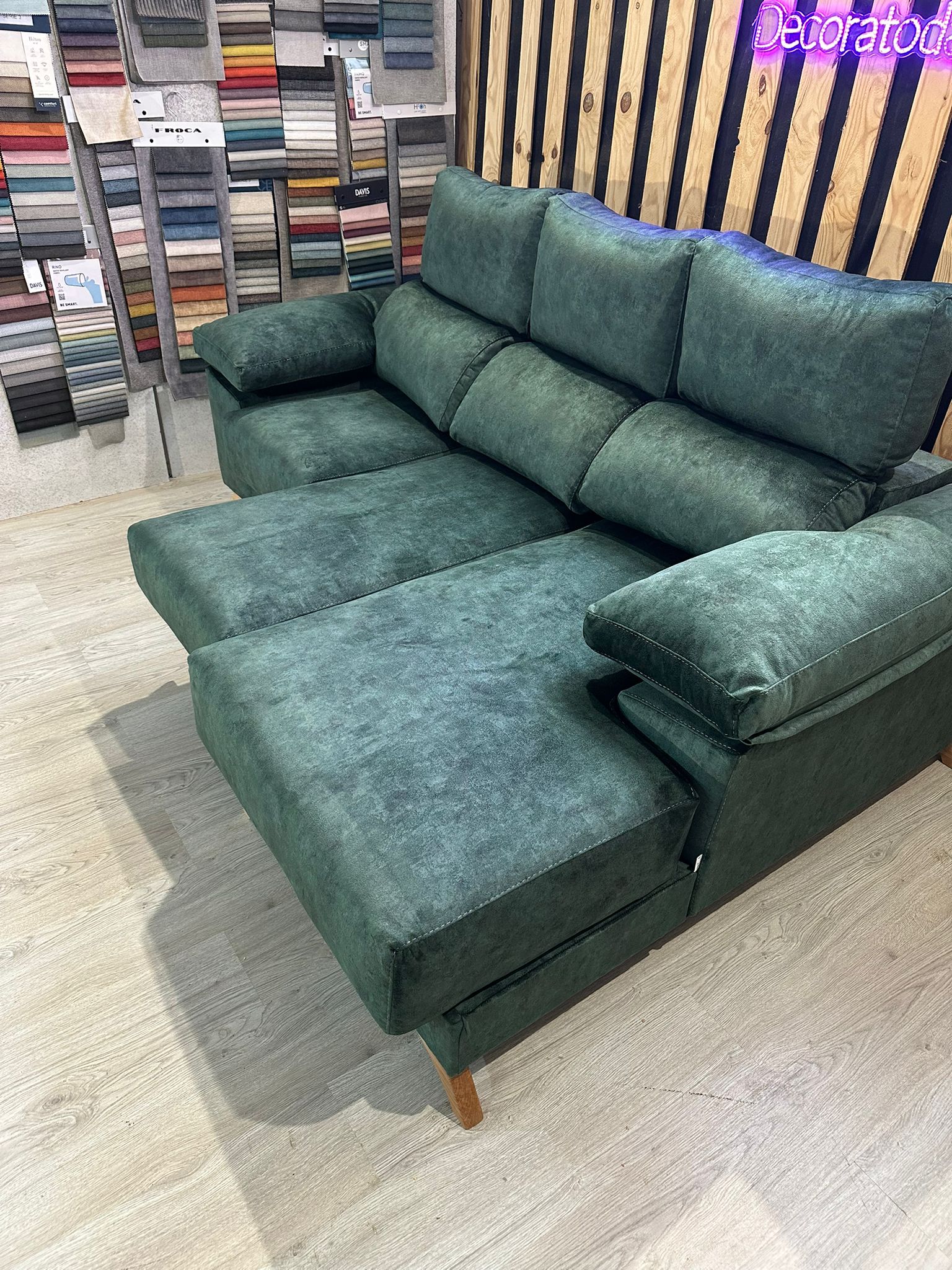 Sofá chaise longue deslizante útil como cama – Maica